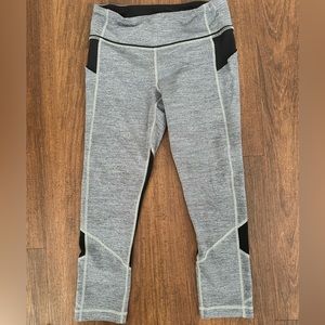 inspire crop, back pocket, vented back